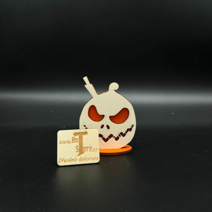 Dřevěná dýně na podestě - A11 Dřevěná dýně na podestě – A11