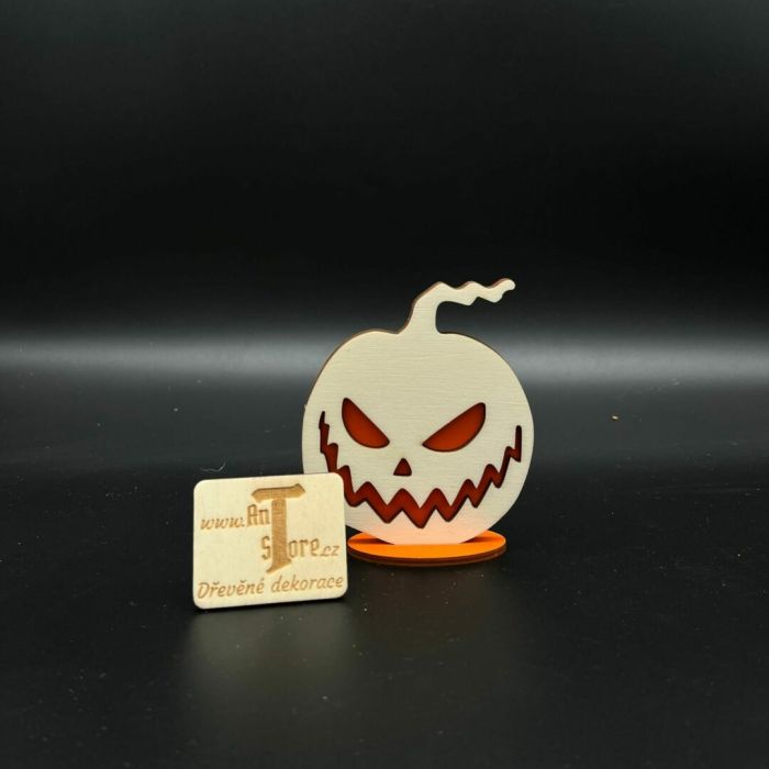 Dřevěná dýně na podestě - A12 Dřevěná dýně na podestě – A12