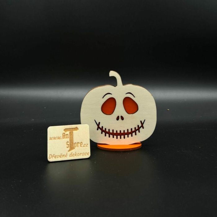 Dřevěná dýně na podestě - A6 Dřevěná dýně na podestě – A6