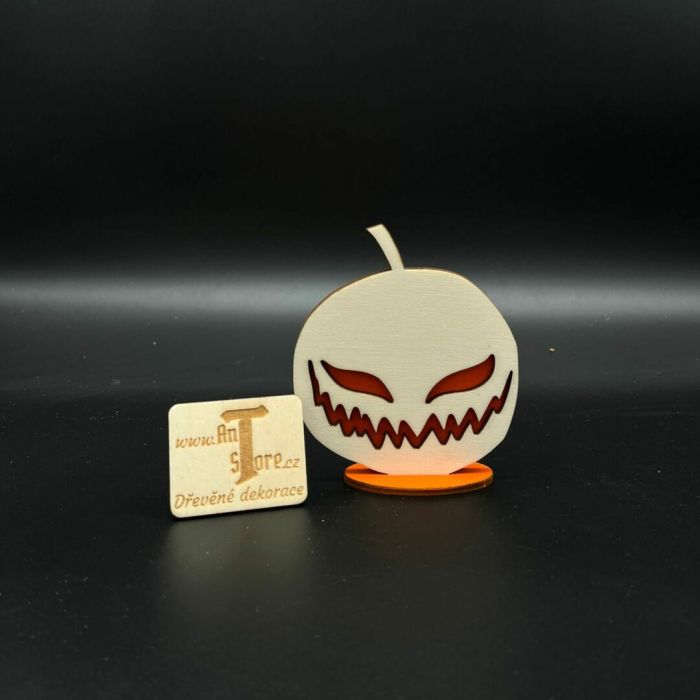 Dřevěná dýně na podestě - A7 Dřevěná dýně na podestě – A7