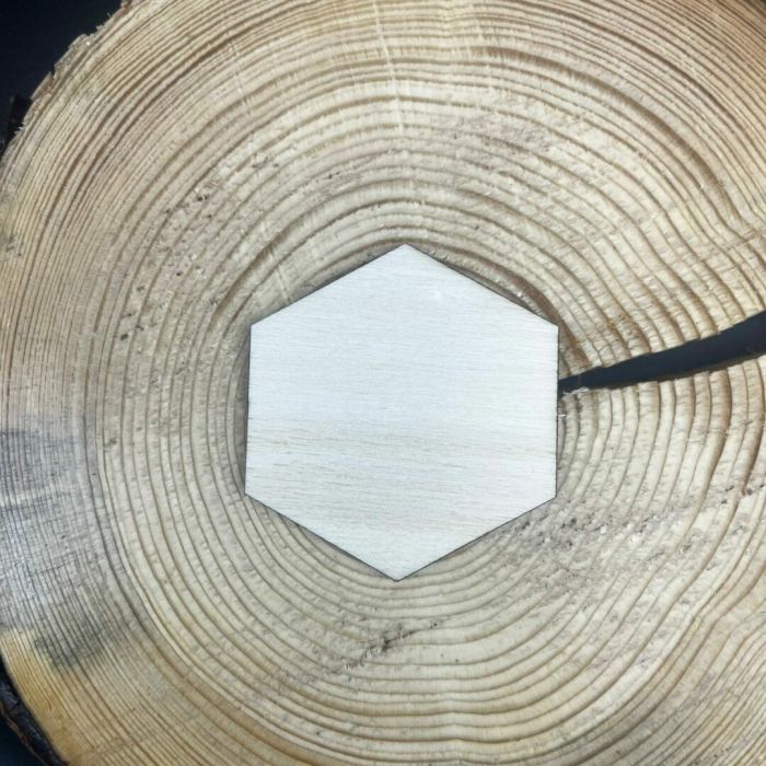 Dřevěný výřez – Hexagon T6 Dřevěný výřez – Hexagon T6