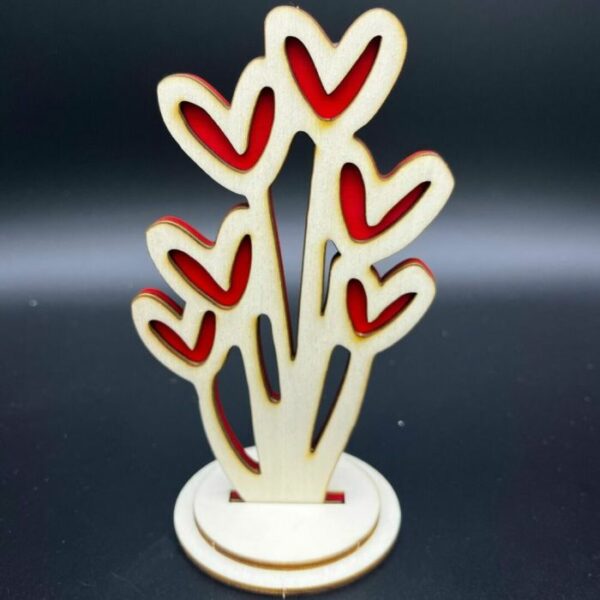 Dřevěná rostlina se srdíčky