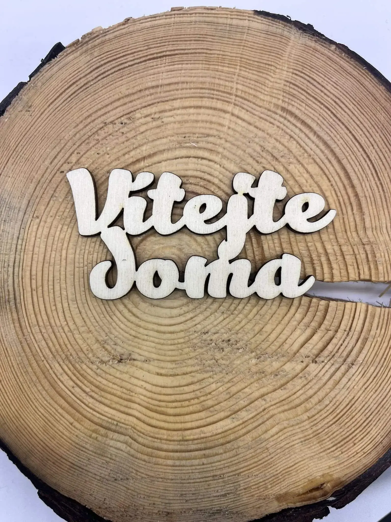 Dřevěný nápis - Vítejte Doma Dřevěný nápis - Vítejte Doma